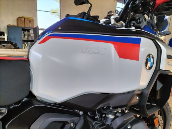 BMW R1300GS Adventure 'Clear' Matt Vinyl Knee Pads - Image 2